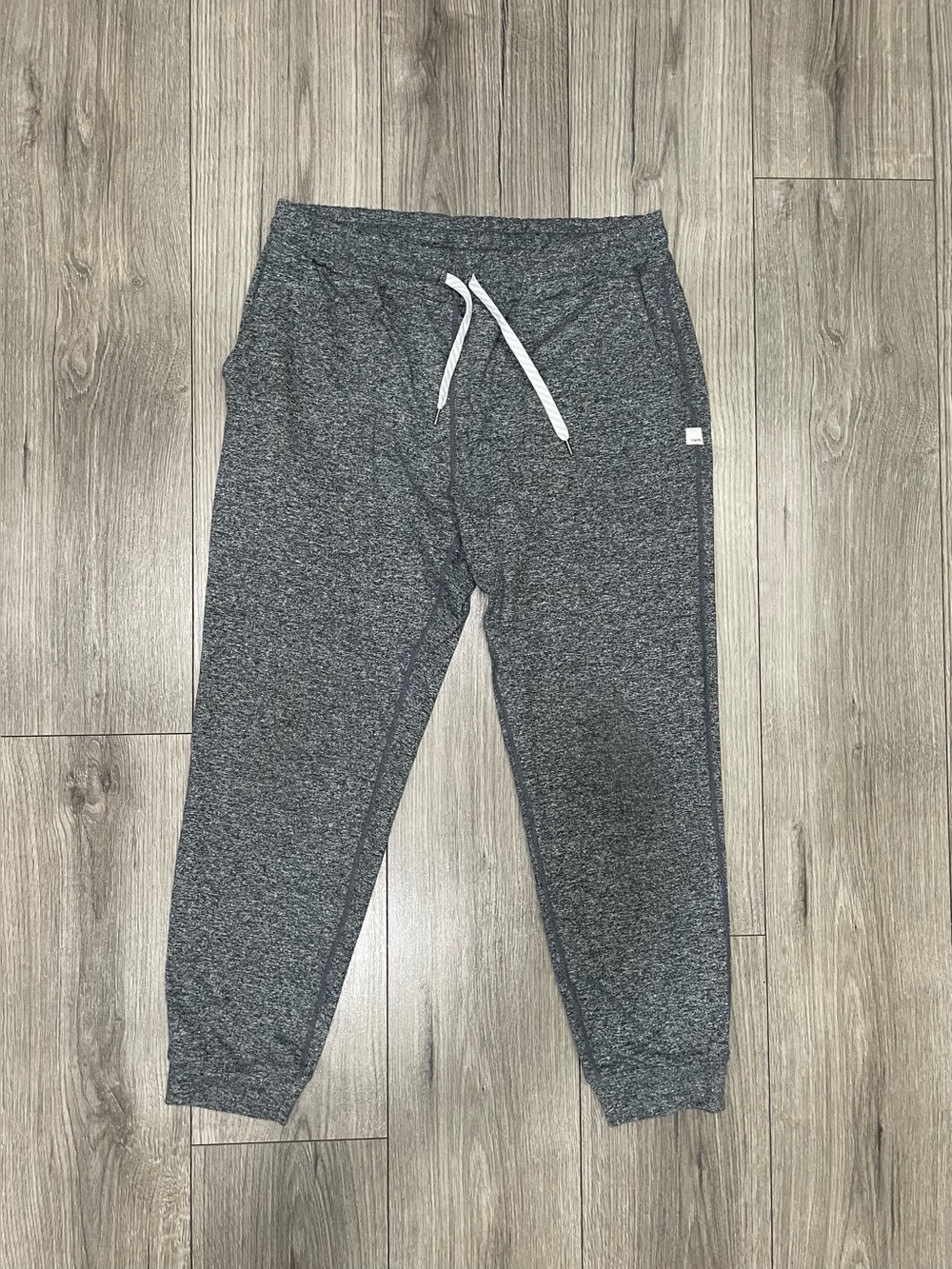 Vuori Women’s L Heather Gray Performance Jogger Pants  VW303